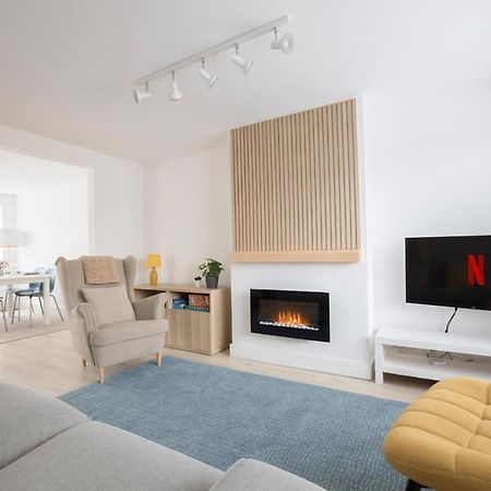 Elegant Home Mod Kitchen, Fast Wi-Fi, Free Parking Carrickfergus Exterior foto