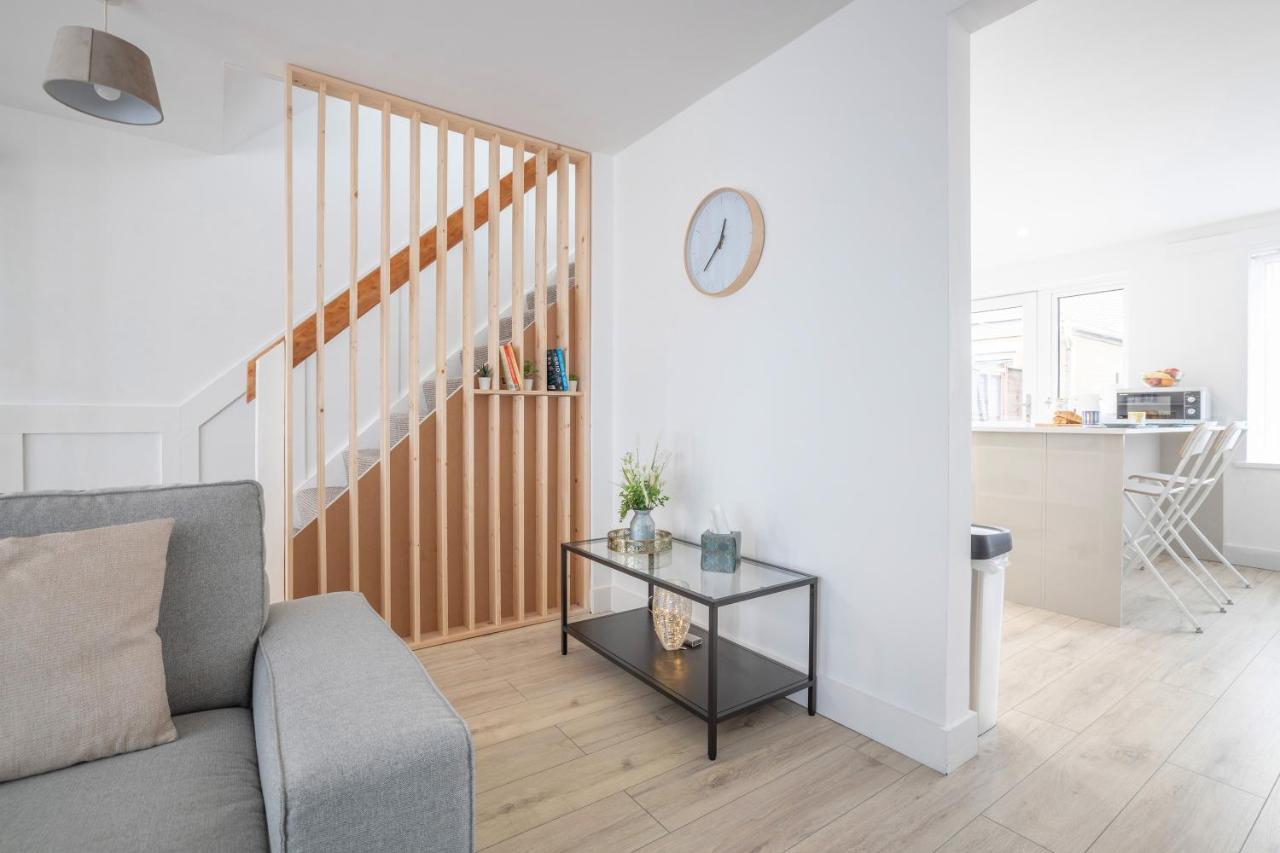 Elegant Home Mod Kitchen, Fast Wi-Fi, Free Parking Carrickfergus Exterior foto