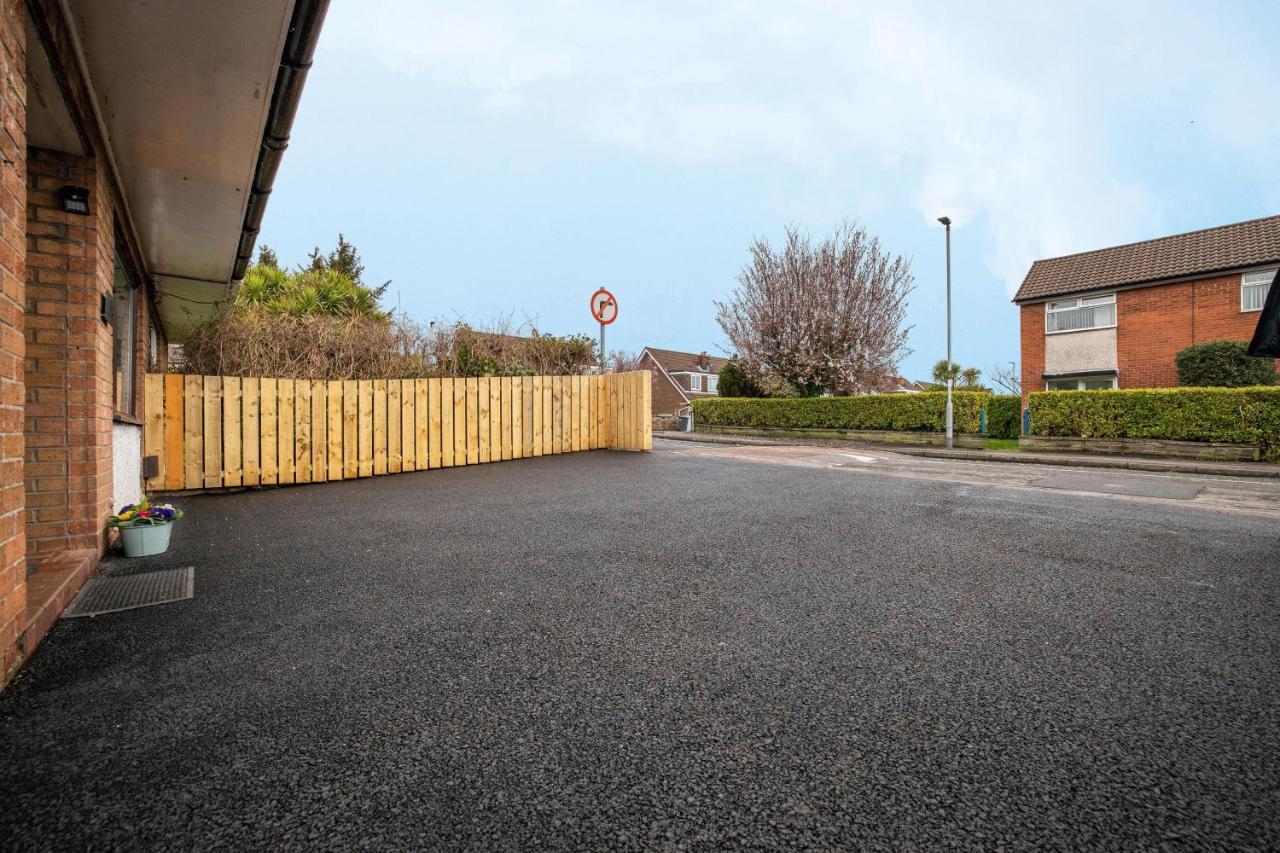 Elegant Home Mod Kitchen, Fast Wi-Fi, Free Parking Carrickfergus Exterior foto